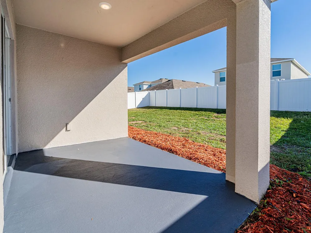 13748 WINEBERRY DRIVE Dade City, FL 33525