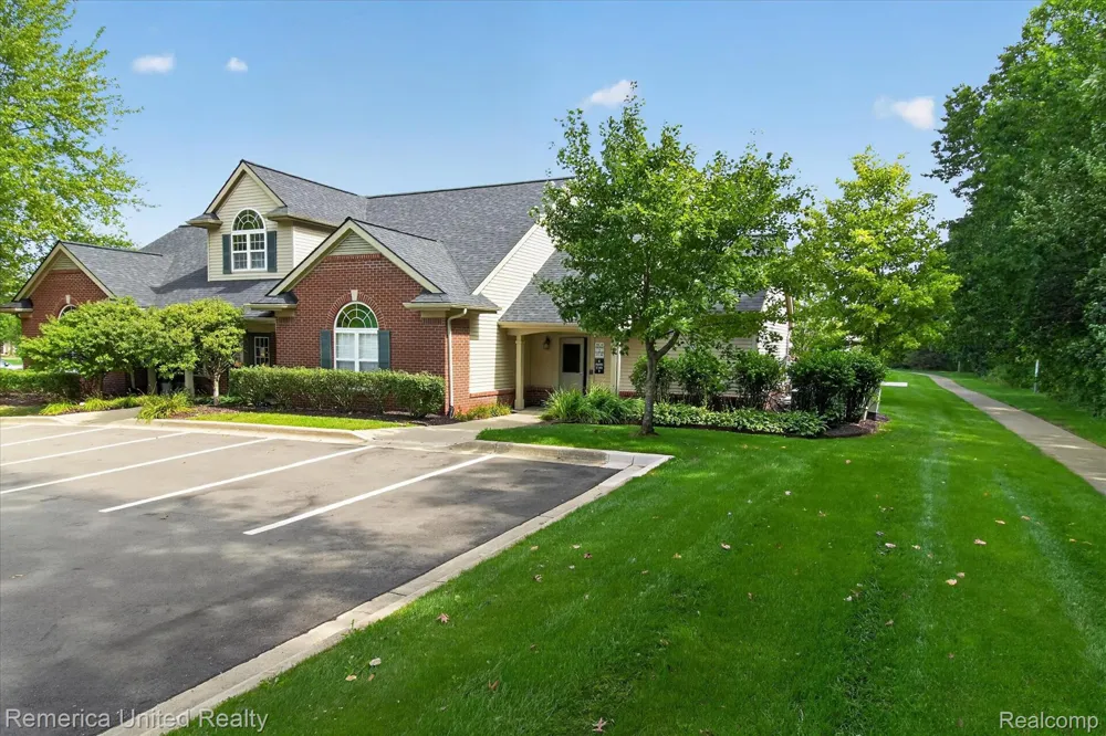 4119 Kirkway Court Genoa Township, MI 48843