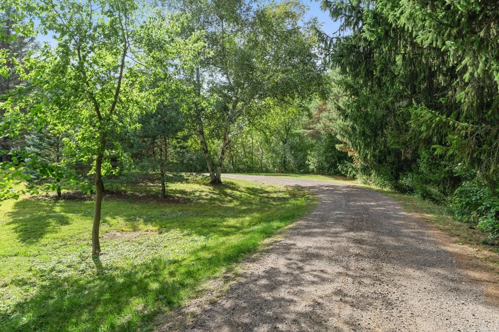 11397 274th Avenue NW Zimmerman, MN 55398
