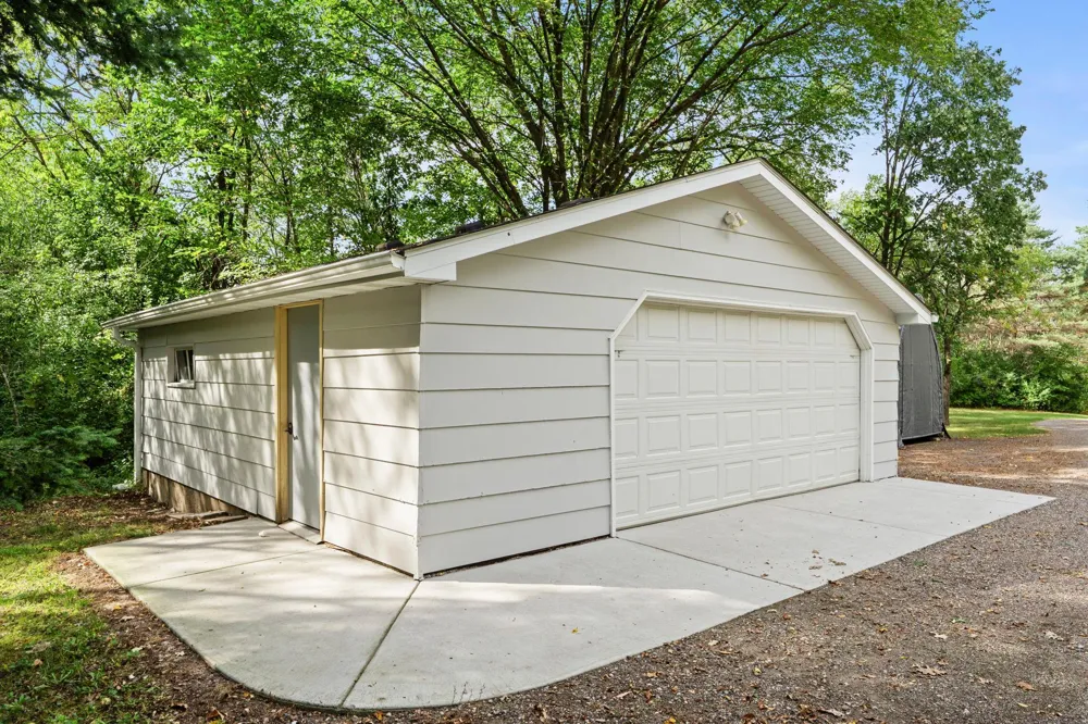 11397 274th Avenue NW Zimmerman, MN 55398