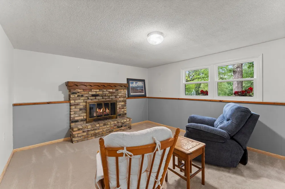 11397 274th Avenue NW Zimmerman, MN 55398