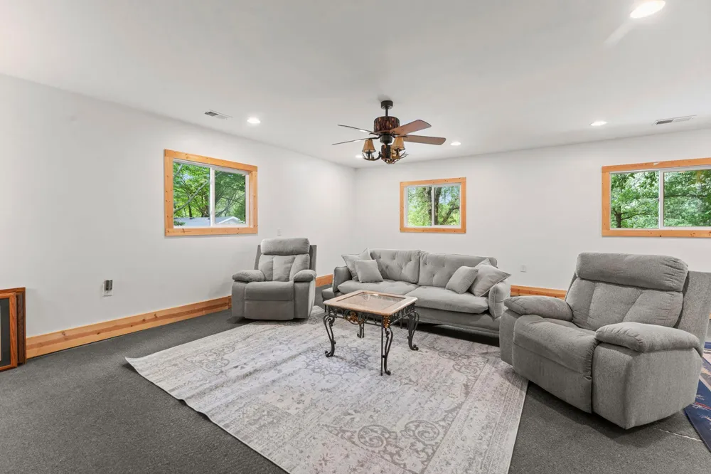 11397 274th Avenue NW Zimmerman, MN 55398