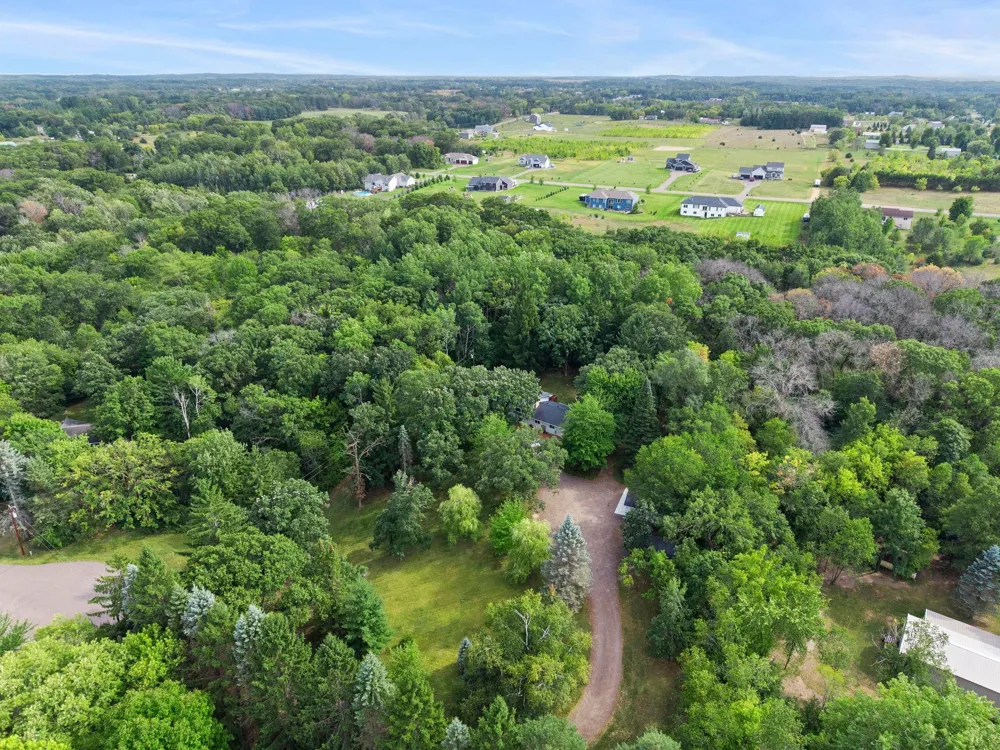 11397 274th Avenue NW Zimmerman, MN 55398