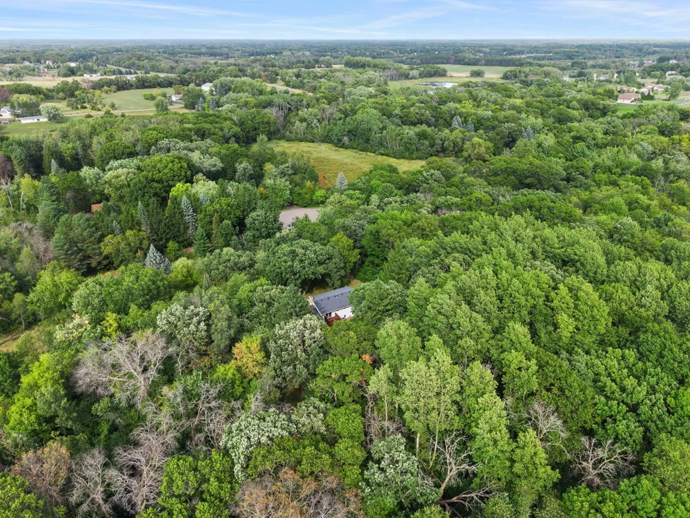 11397 274th Avenue NW Zimmerman, MN 55398
