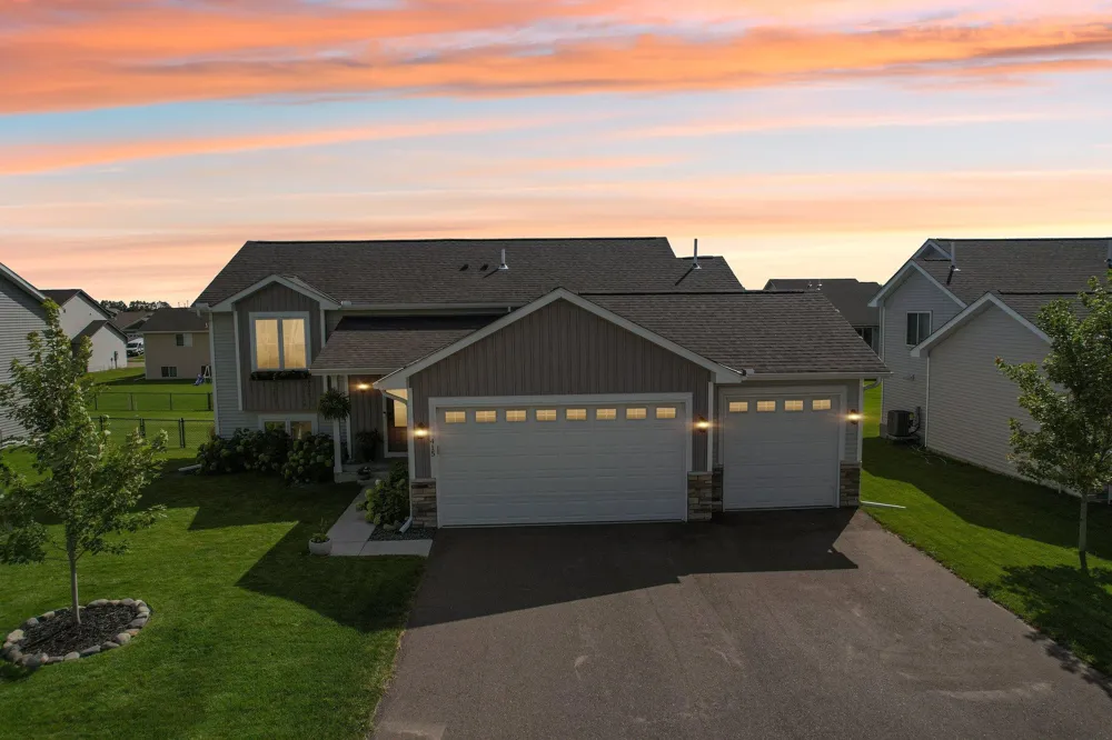 415 Eagle Street NW Isanti, MN 55040