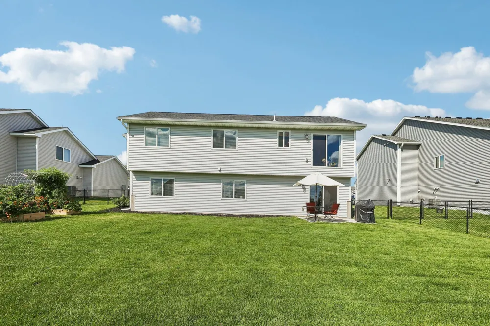 415 Eagle Street NW Isanti, MN 55040