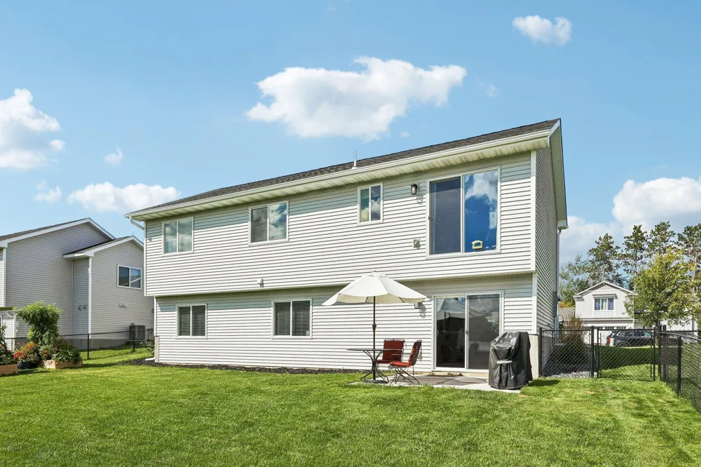 415 Eagle Street NW Isanti, MN 55040