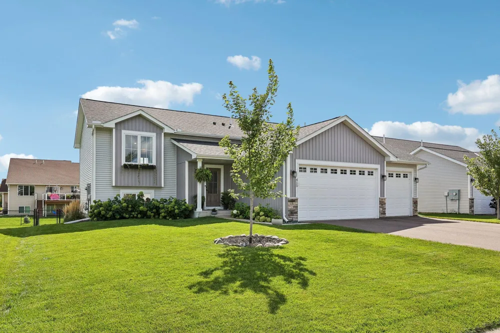 415 Eagle Street NW Isanti, MN 55040