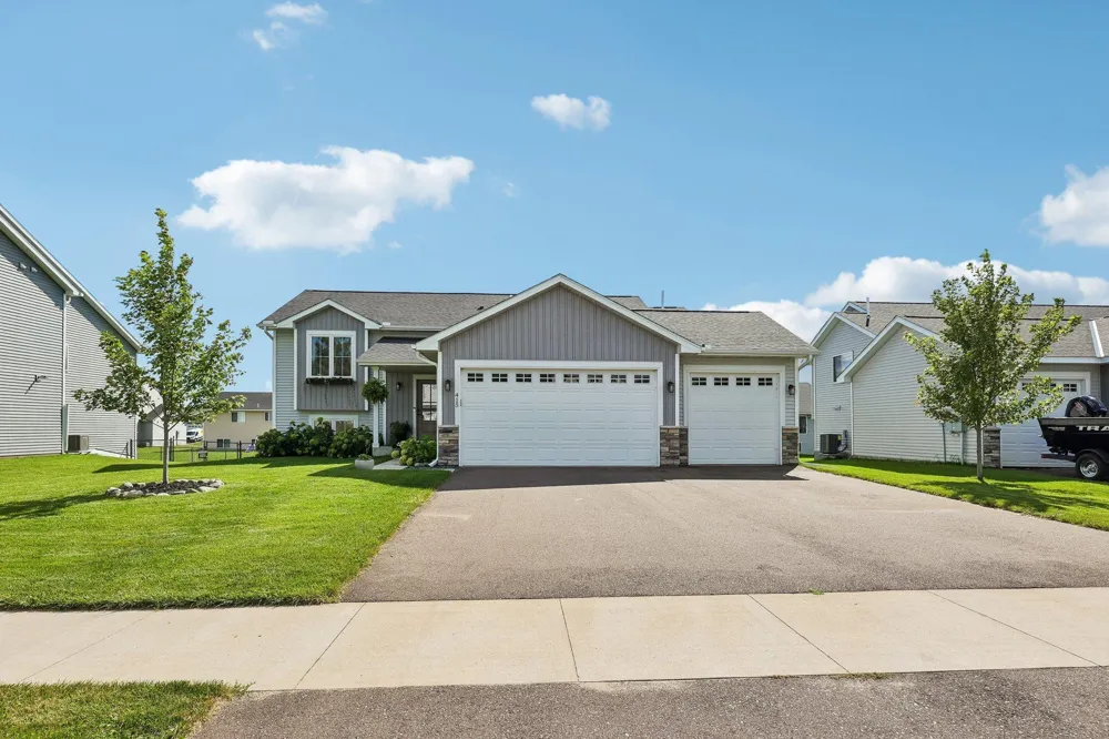 415 Eagle Street NW Isanti, MN 55040