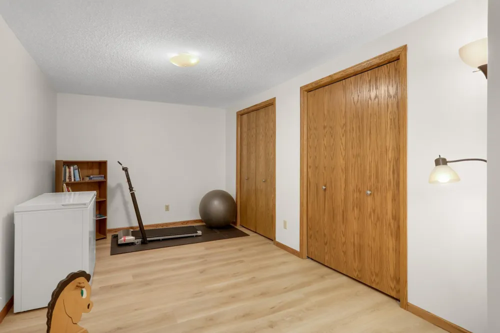 3266 Rolling Hills Drive Eagan, MN 55121