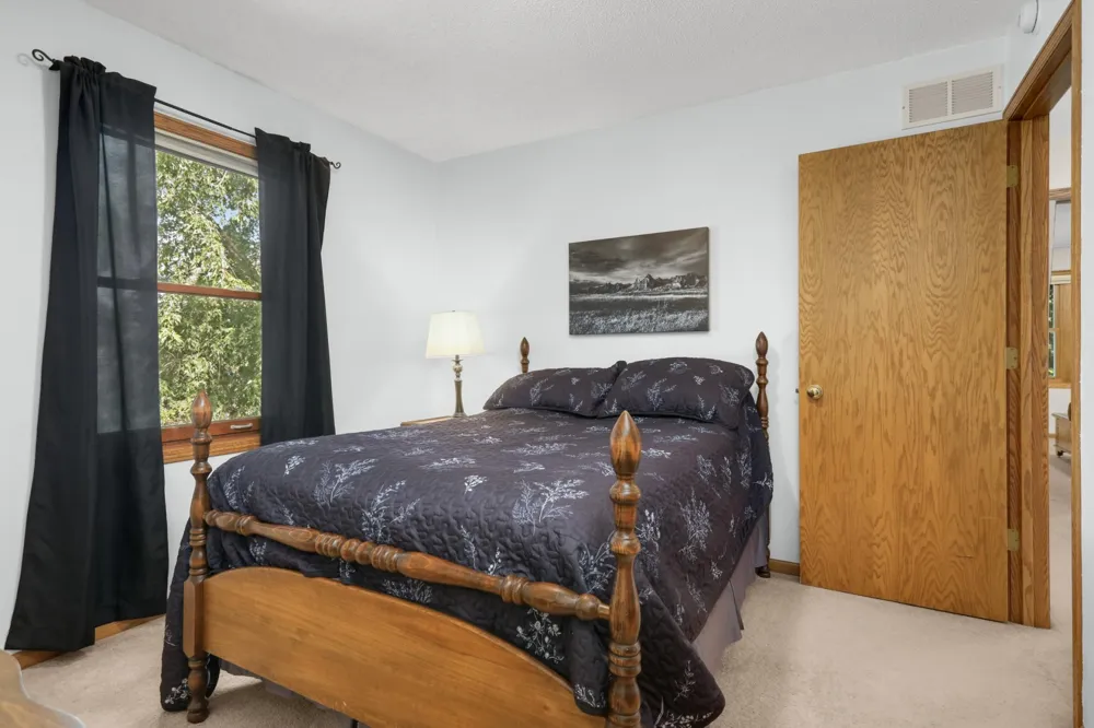 3266 Rolling Hills Drive Eagan, MN 55121