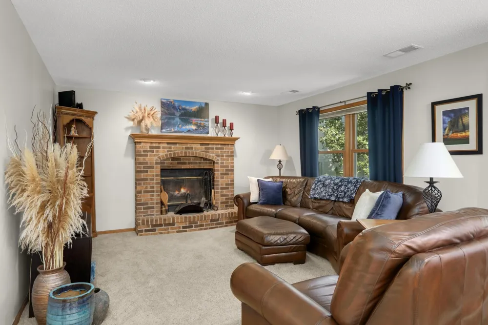 3266 Rolling Hills Drive Eagan, MN 55121