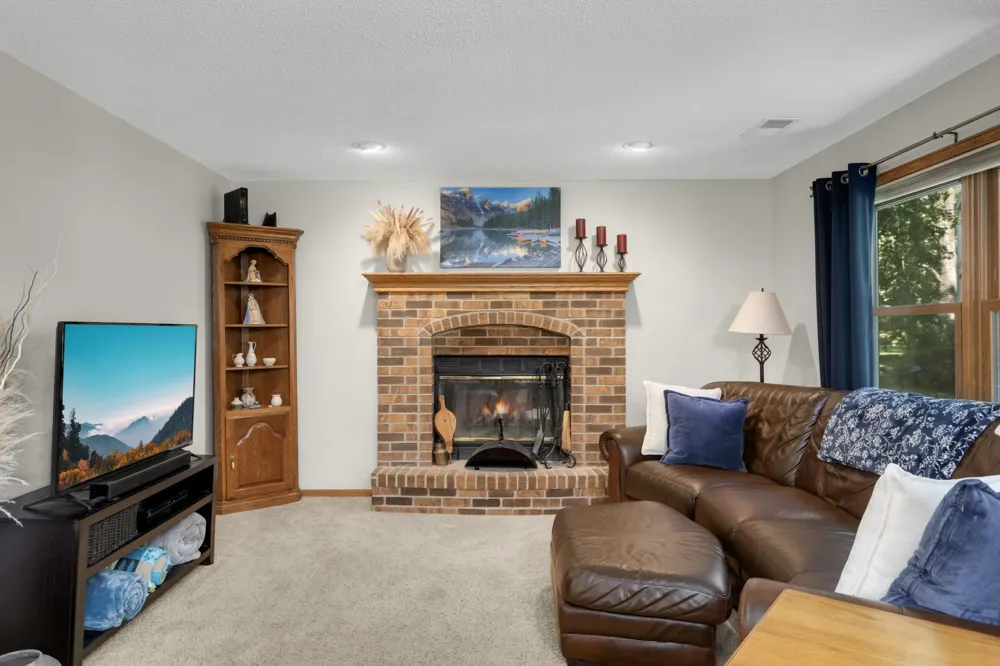 3266 Rolling Hills Drive Eagan, MN 55121
