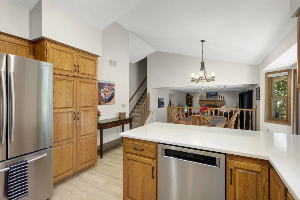 3266 Rolling Hills Drive Eagan, MN 55121