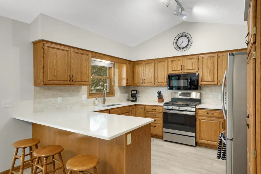 3266 Rolling Hills Drive Eagan, MN 55121