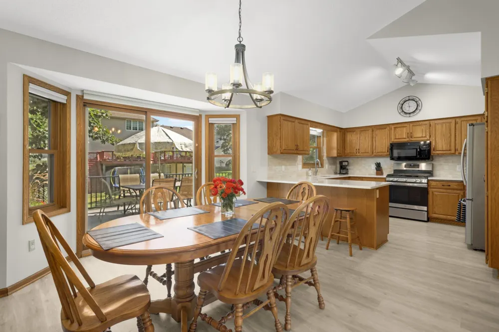 3266 Rolling Hills Drive Eagan, MN 55121