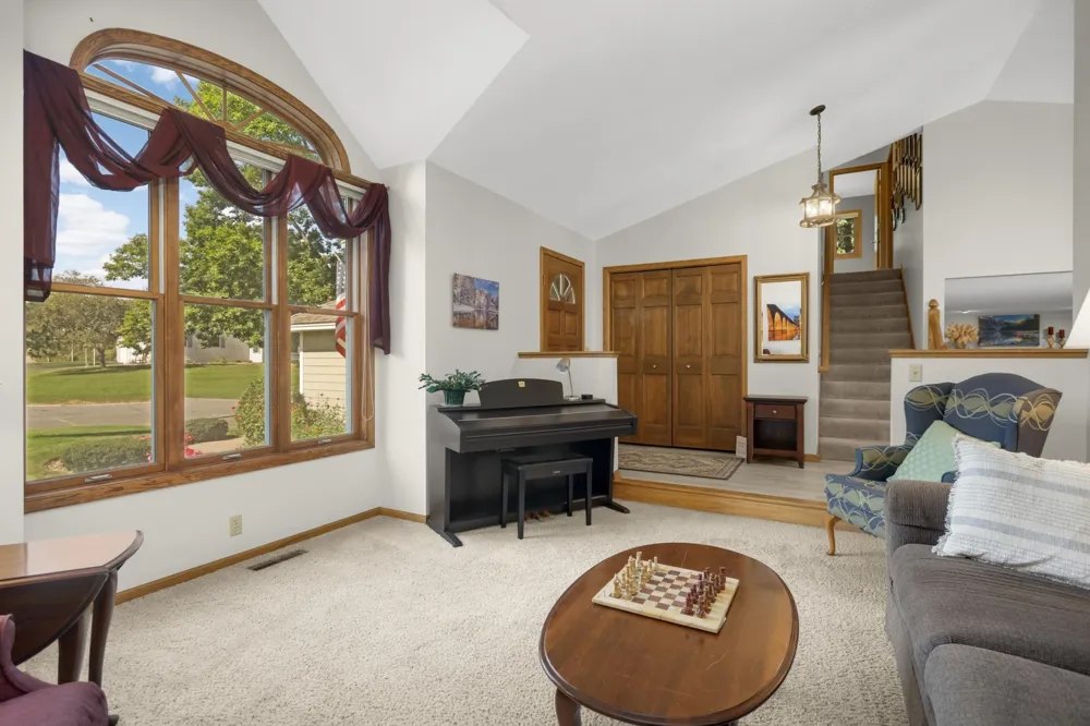 3266 Rolling Hills Drive Eagan, MN 55121