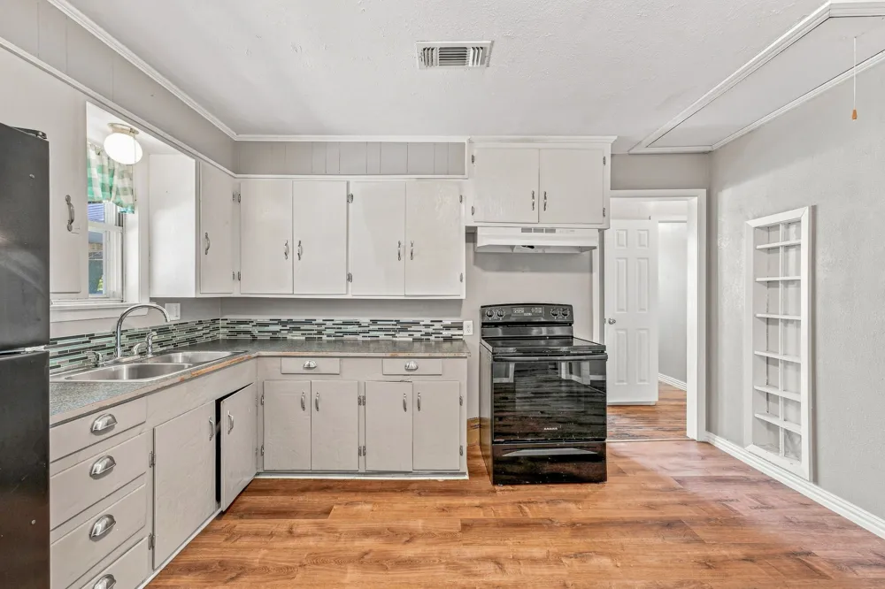 1397 Estes Street Stephenville, TX 76401