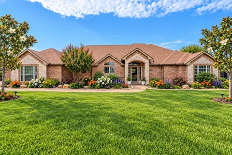 1236 Woodbridge Court