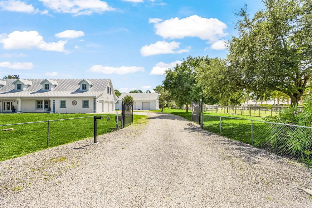 688 PALOMINO TRAIL Englewood, FL 34223