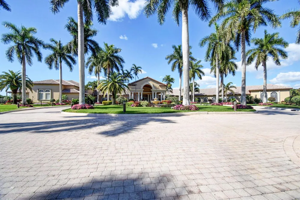 7203 Whitfield Avenue Boynton Beach, FL 33437