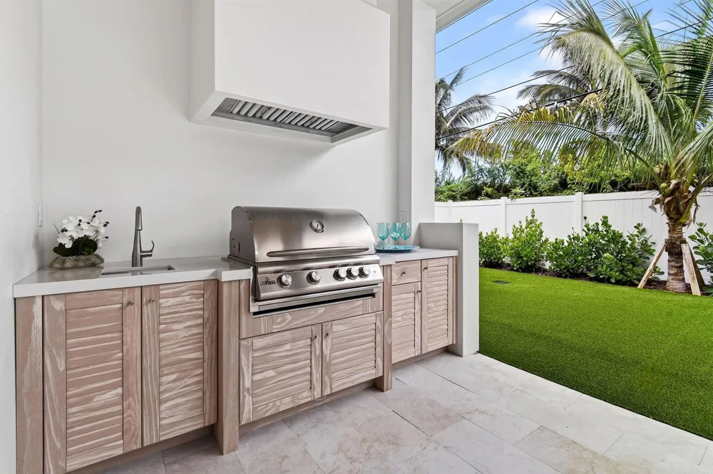 192 RIVER DRIVE Tequesta, FL 33469