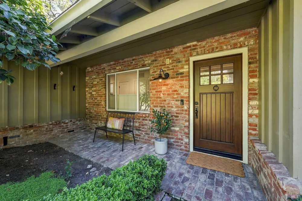 50 Oakcrest Court Napa, CA 94558
