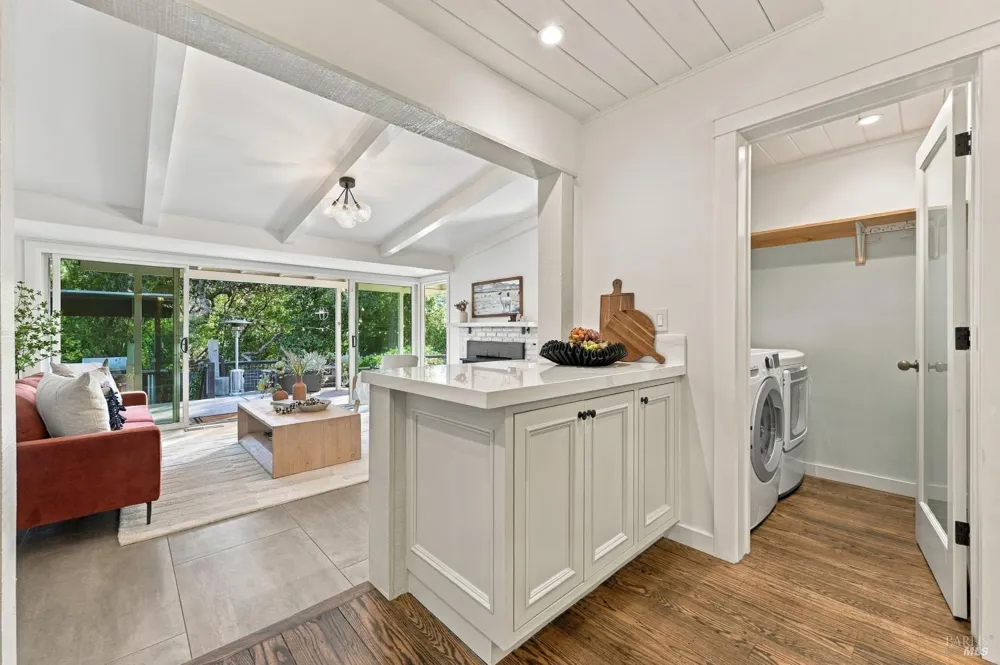 50 Oakcrest Court Napa, CA 94558
