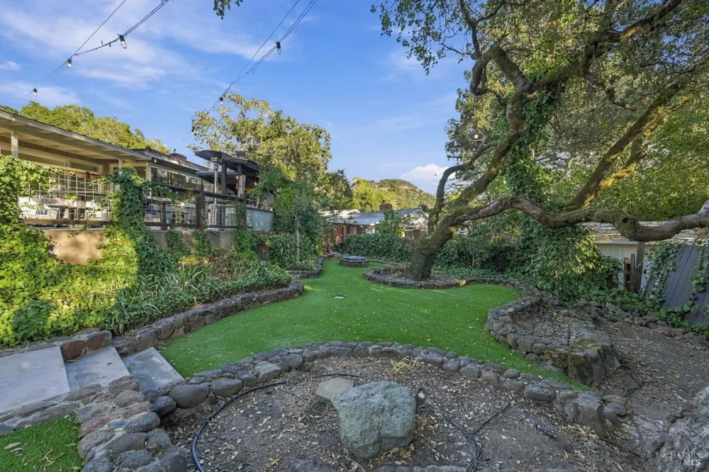 50 Oakcrest Court Napa, CA 94558