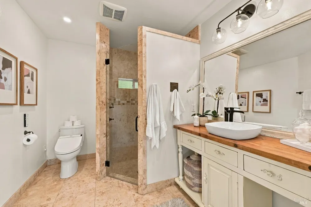 50 Oakcrest Court Napa, CA 94558