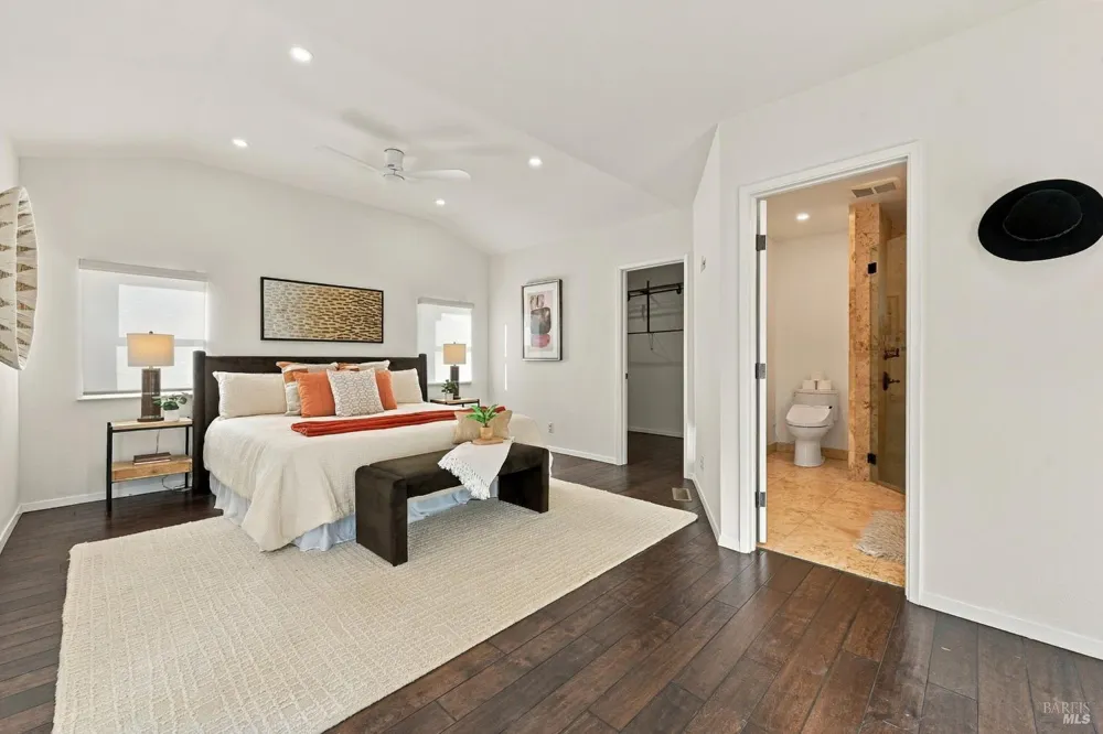 50 Oakcrest Court Napa, CA 94558