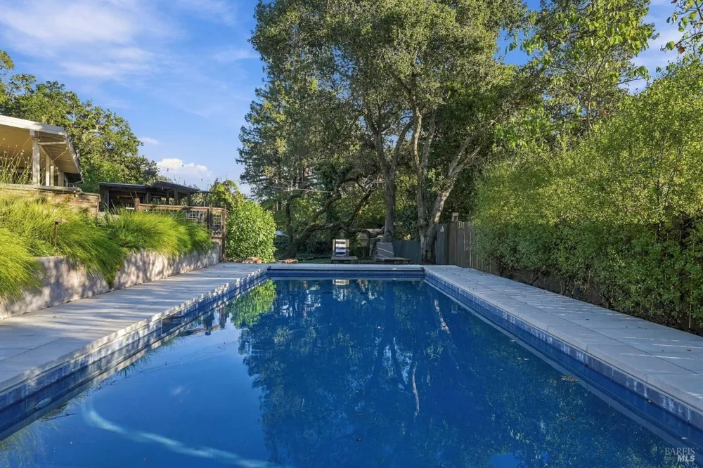 50 Oakcrest Court Napa, CA 94558
