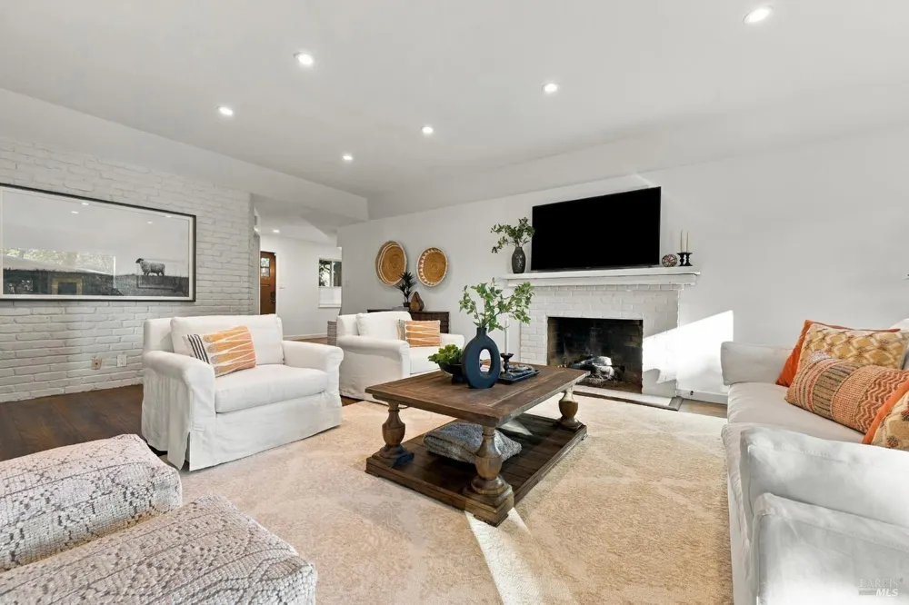50 Oakcrest Court Napa, CA 94558