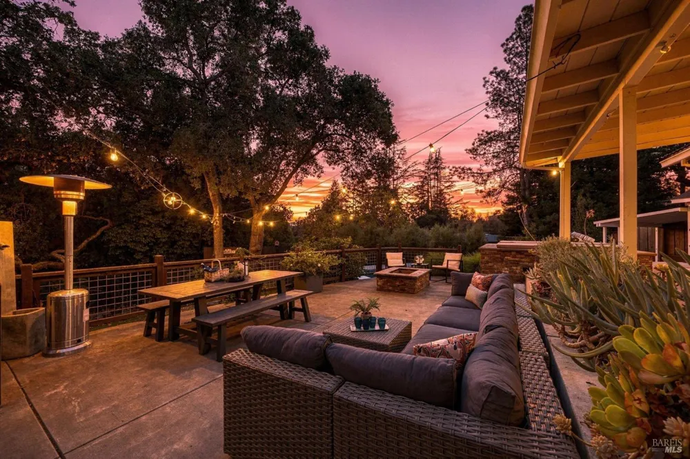 50 Oakcrest Court Napa, CA 94558