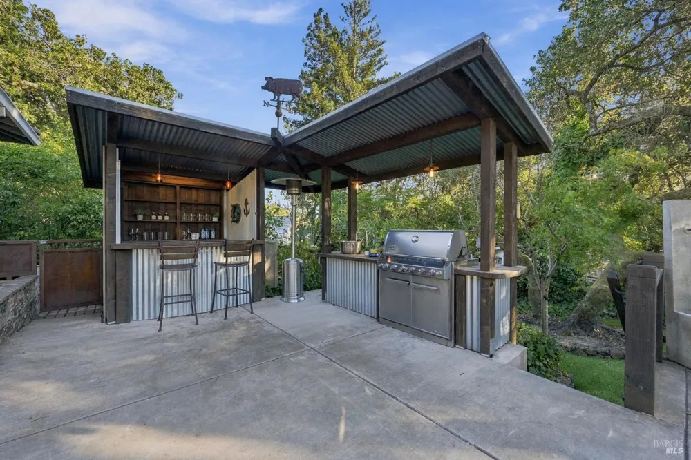 50 Oakcrest Court Napa, CA 94558