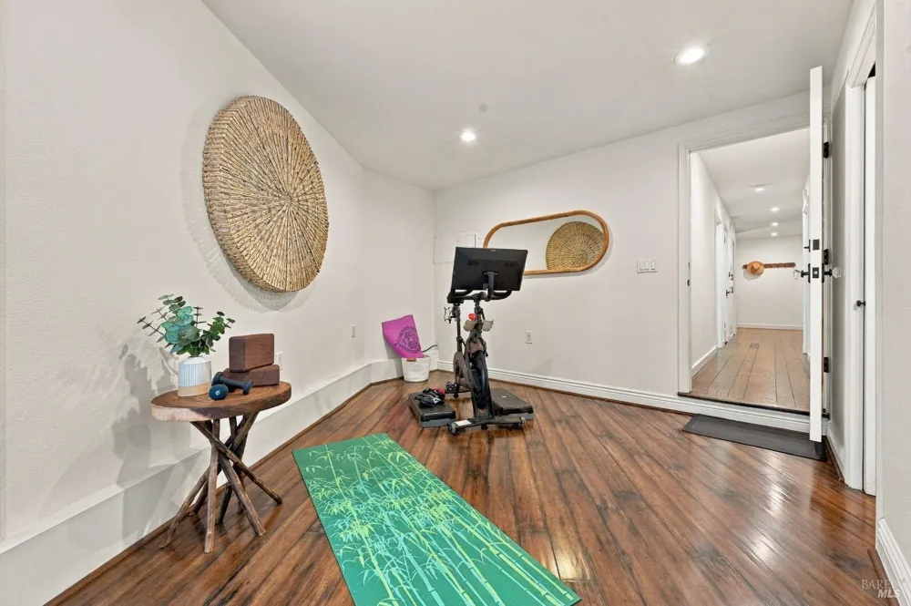 50 Oakcrest Court Napa, CA 94558