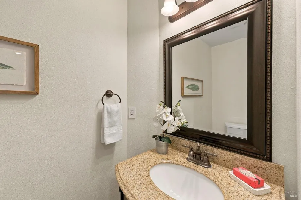 50 Oakcrest Court Napa, CA 94558