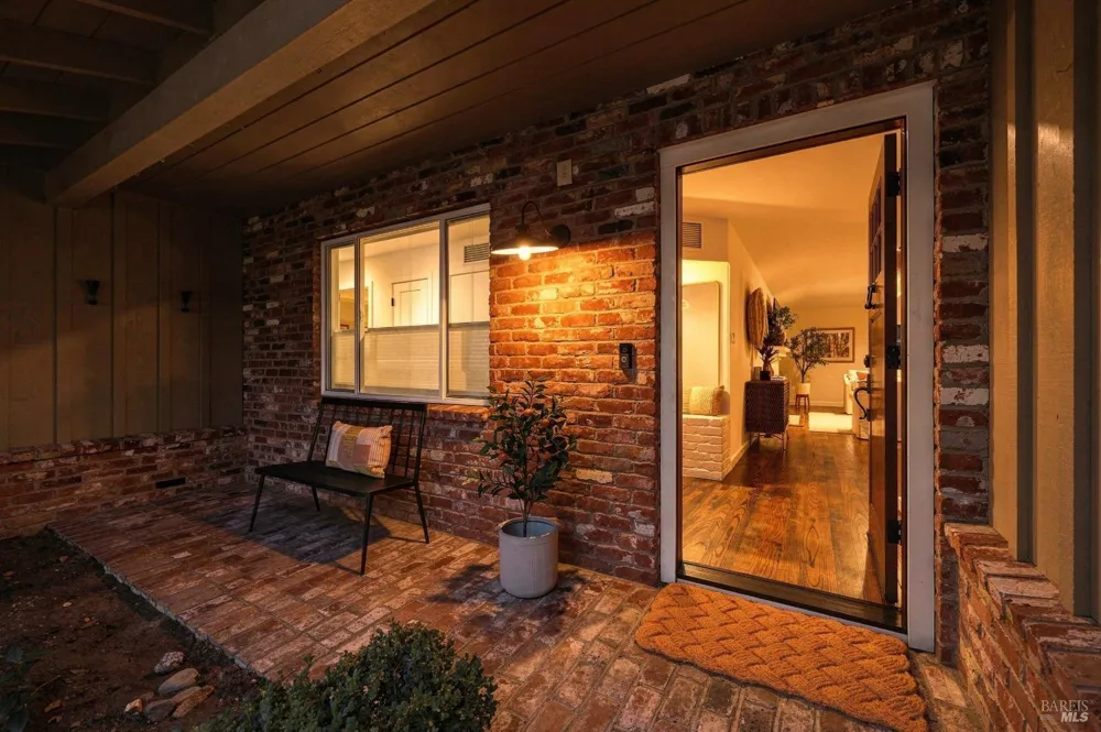 50 Oakcrest Court Napa, CA 94558