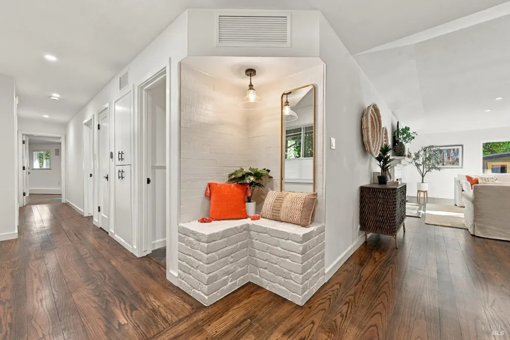 50 Oakcrest Court Napa, CA 94558