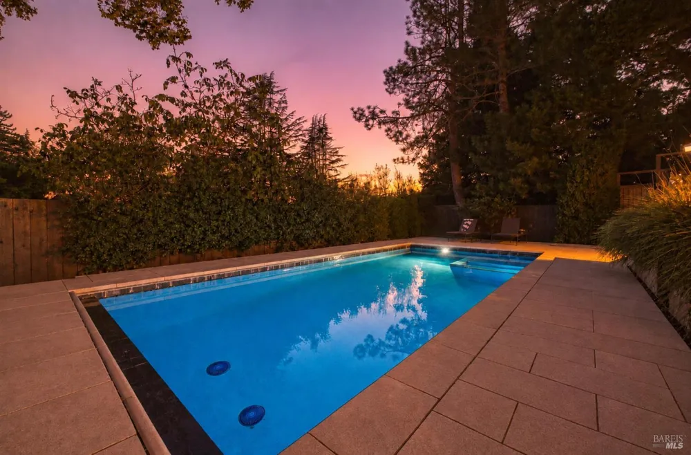 50 Oakcrest Court Napa, CA 94558