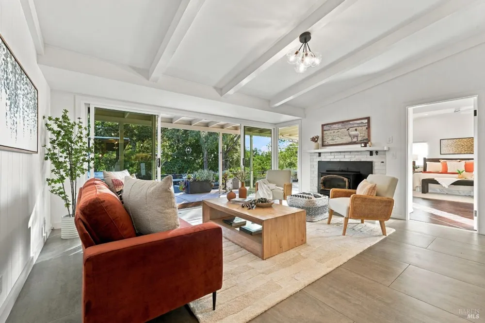 50 Oakcrest Court Napa, CA 94558