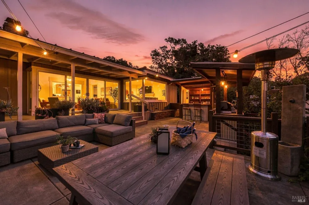 50 Oakcrest Court Napa, CA 94558
