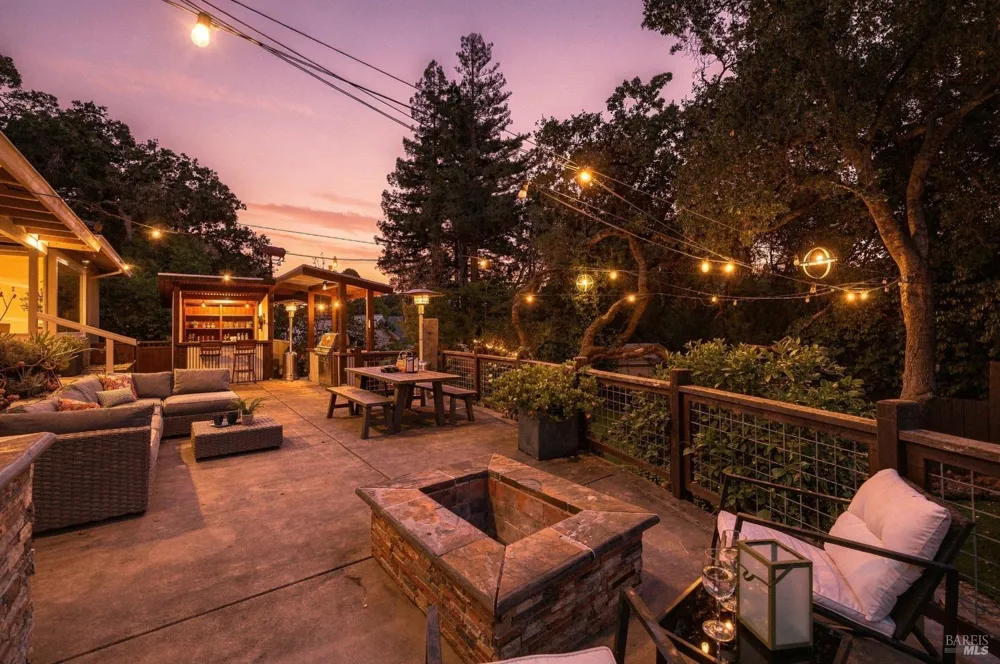 50 Oakcrest Court Napa, CA 94558