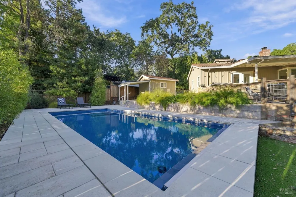 50 Oakcrest Court Napa, CA 94558