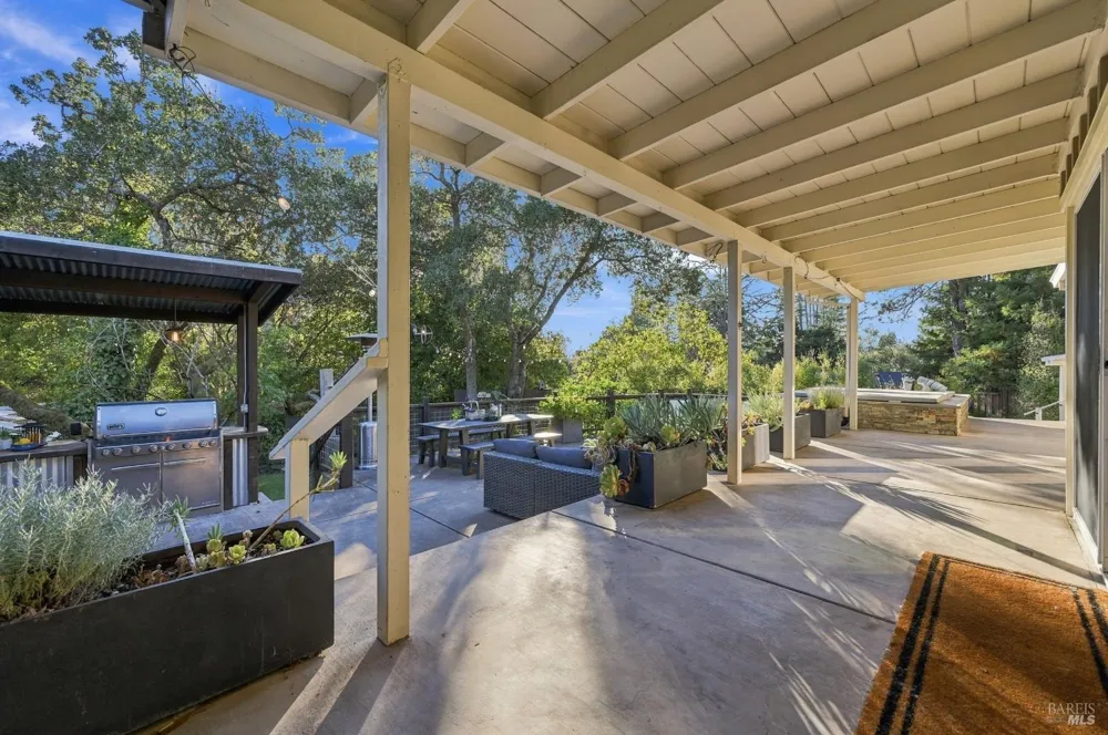 50 Oakcrest Court Napa, CA 94558
