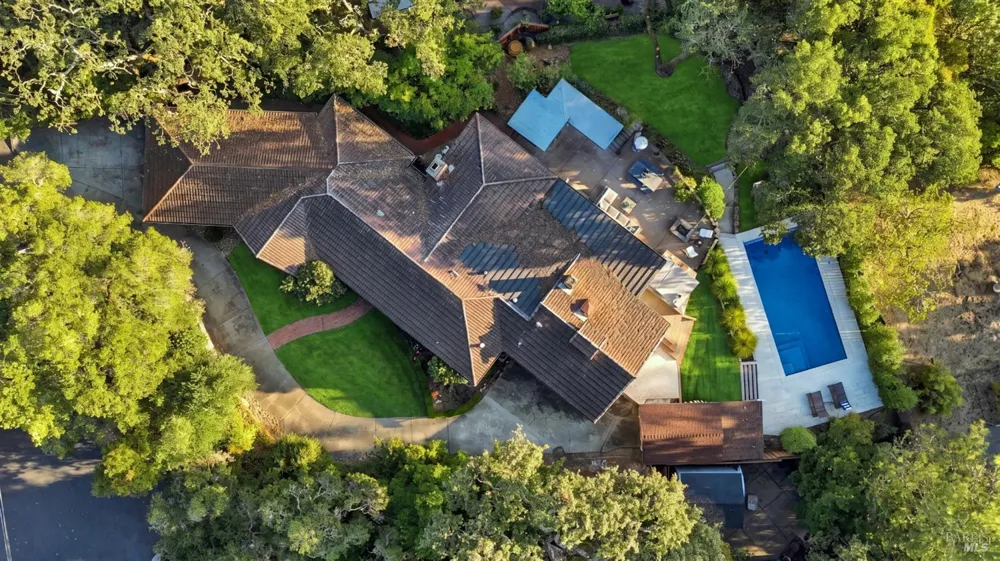 50 Oakcrest Court Napa, CA 94558