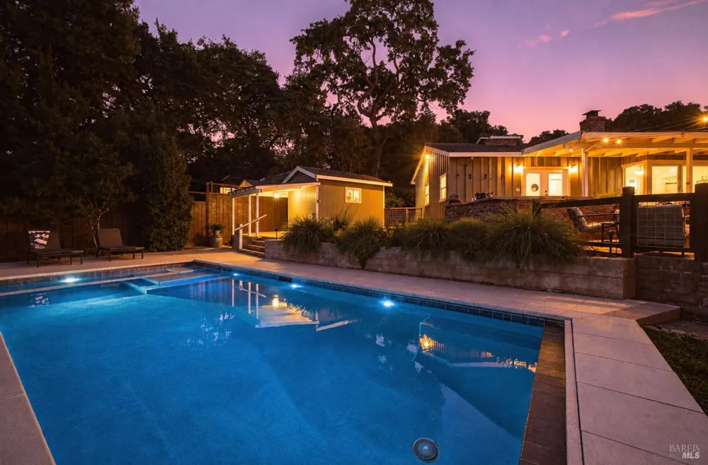 50 Oakcrest Court Napa, CA 94558