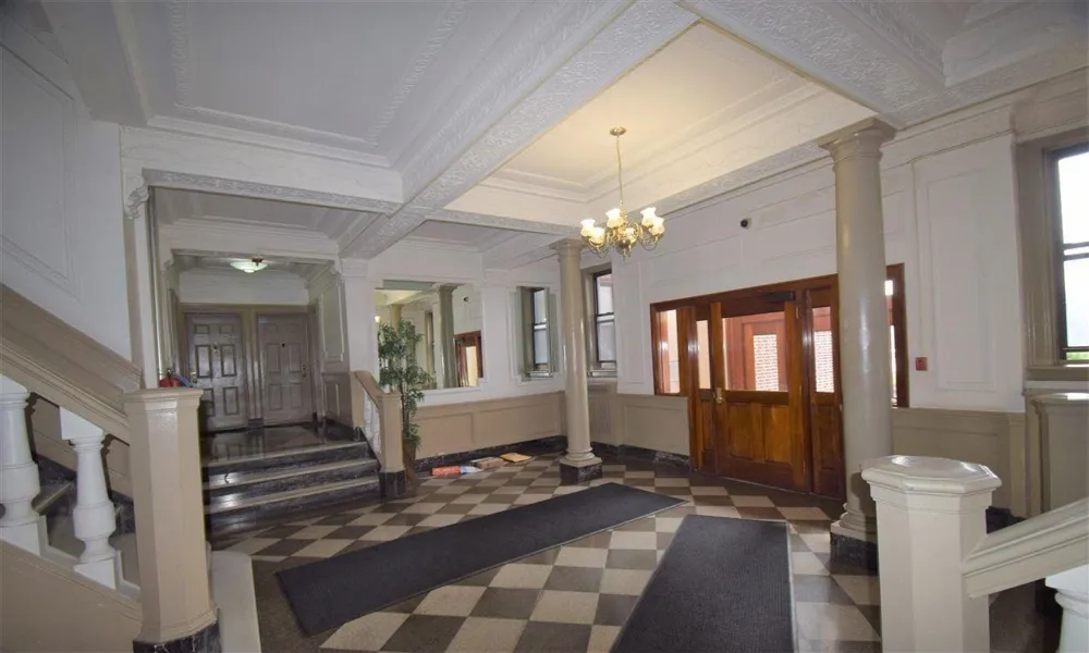 883 BLVD EAST Weehawken, NJ 07086