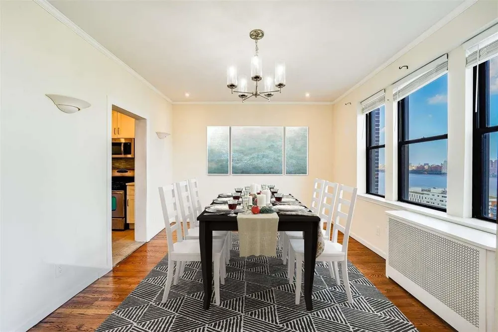 883 BLVD EAST Weehawken, NJ 07086