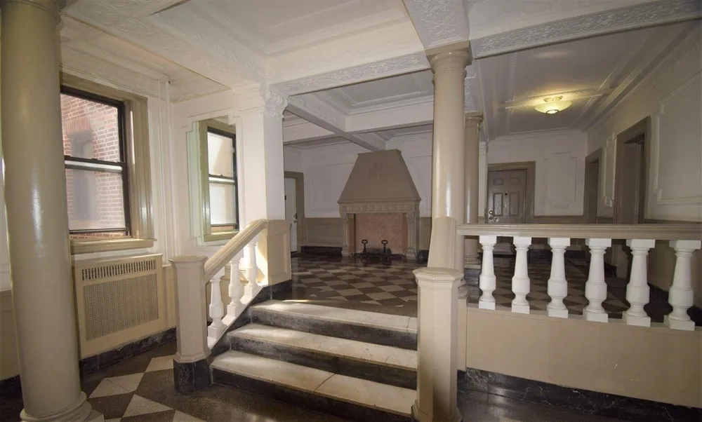 883 BLVD EAST Weehawken, NJ 07086